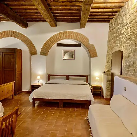 בית חווה Germogli I Tenuta Di Fassia גוביו