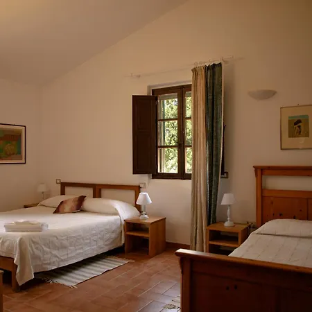 בית חווה Germogli I Tenuta Di Fassia גוביו