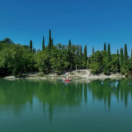 Germogli I Tenuta Di Fassia * גוביו